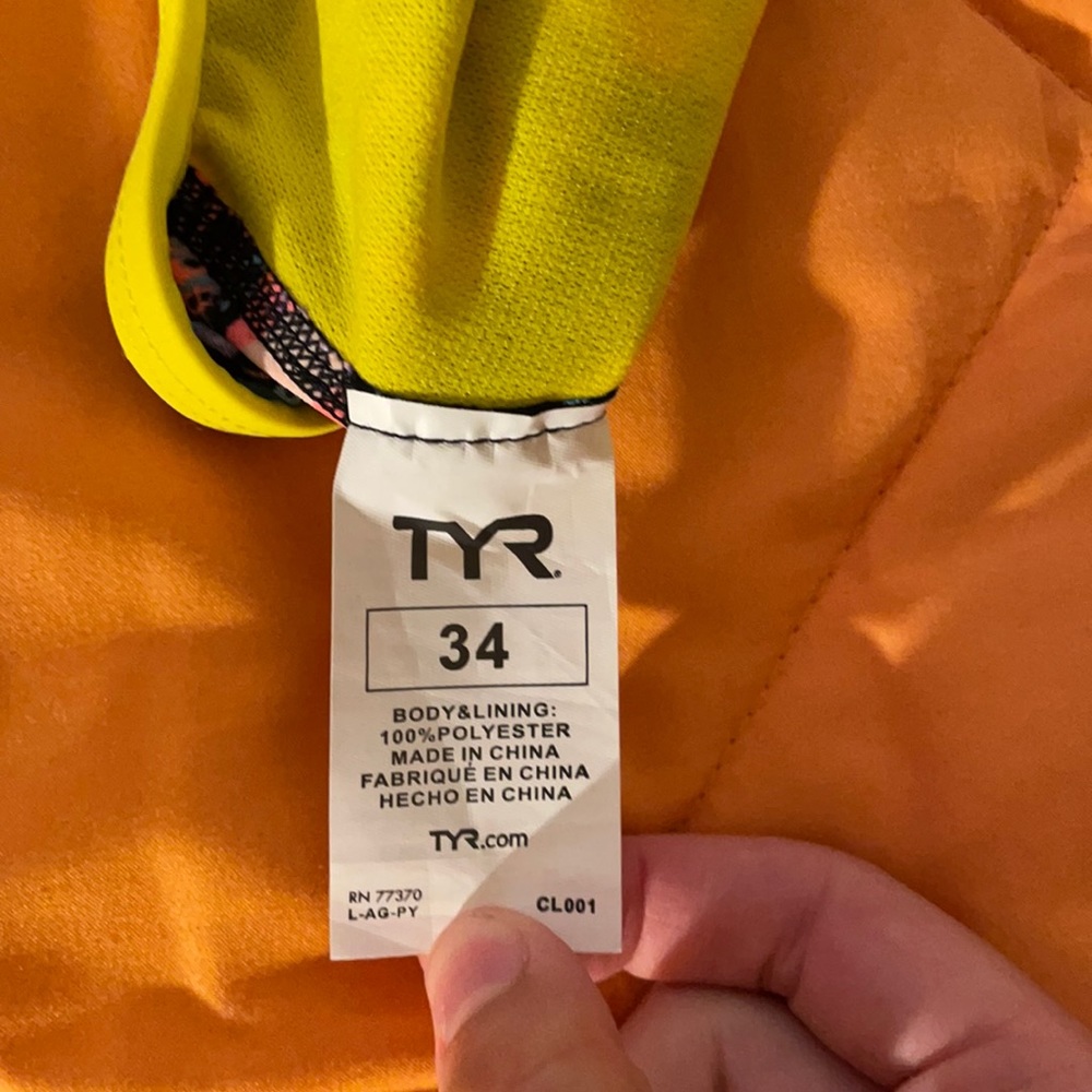 TYR RACERBACK SUIT - Picture 3 of 4